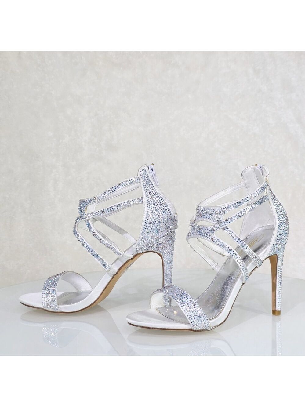 NIB Nilla White Rhinestone Caged High Heel Closed Back Shoes Wedding